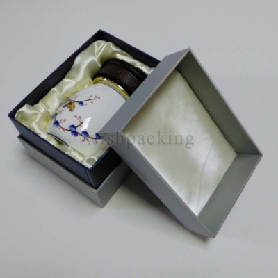 Gold foil printing or silver metallic stamping costomized your own logo Neck style rigid box