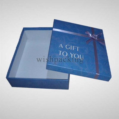 Rigid cardboard gift box