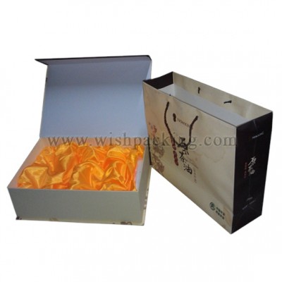 Paper bag with according box set matching